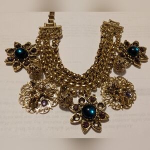 EVC GOLD TONE HEAVY CABOCHON CHARM BRACELET